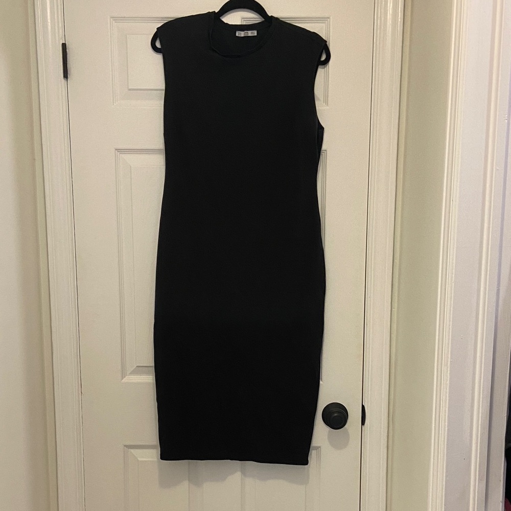 Black Sleeveless Dress